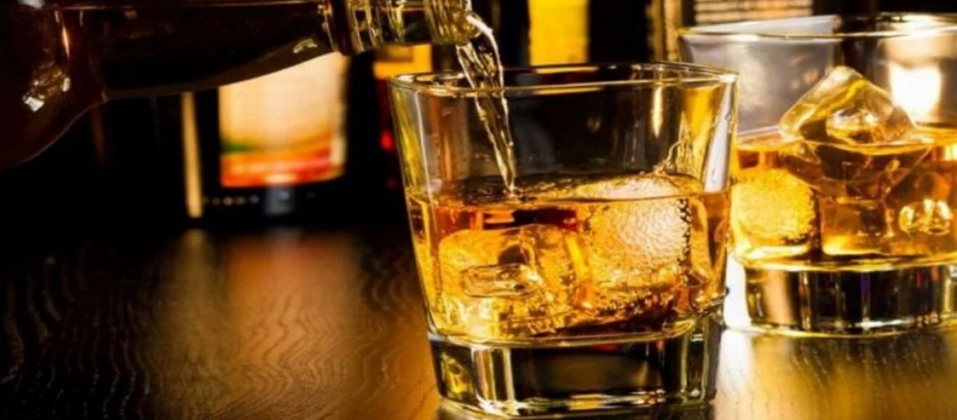 Ολλανδία: Με... βραχιολάκι θα παρακολουθούνται όσοι καταδικάζονται για κατάχρηση αλκοόλ